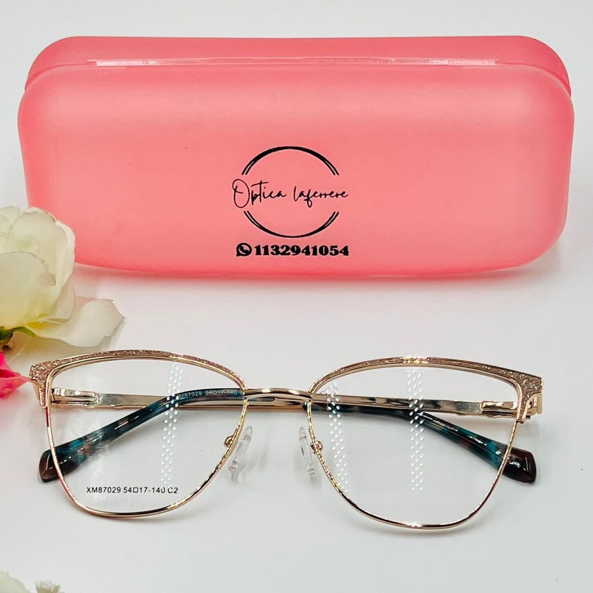Armazón de anteojos de metal para dama rectangular dorado con patillas verdes – P06